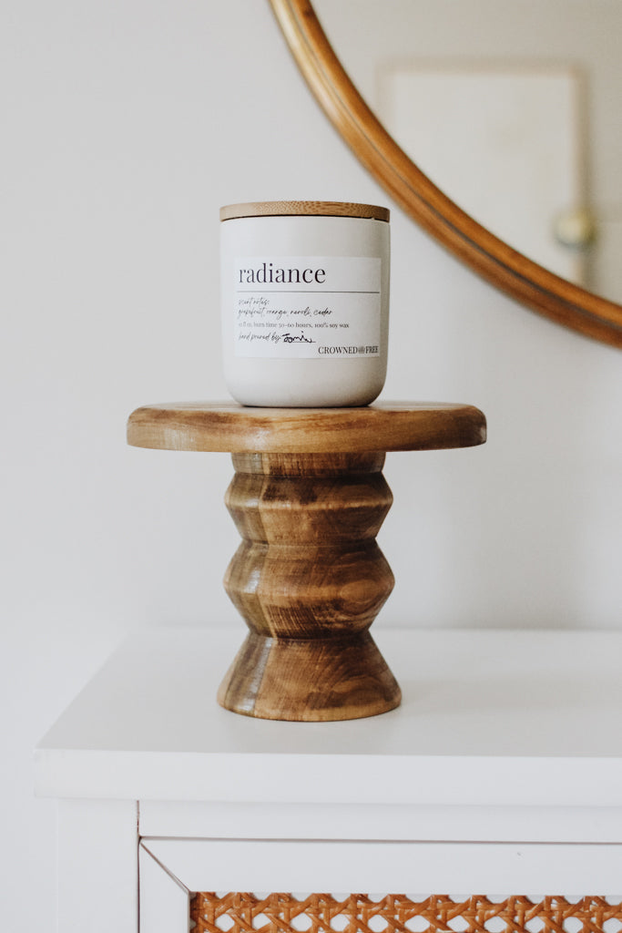 Flourish Pedestal (2 color options)