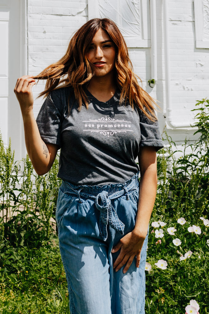 Ses Promesses (His Promises) Tee