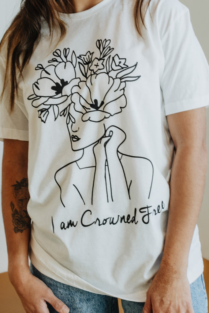 I Am Crowned Free Tee